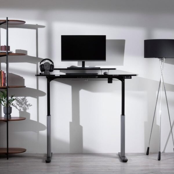 Mesa com Regulagem de Altura Elétrica e Stand Lift 134 cm - Preto Fosco c/Prata - Imagem 3