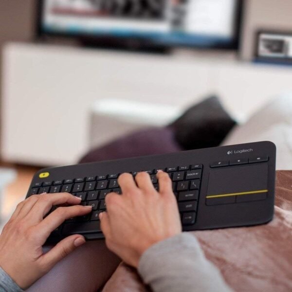 Teclado sem fio Logitech K400 Plus TV com Controle Easy Media e Touchpad Integrado, Conexão USB Unifying e Layout ABNT2 - Imagem 4