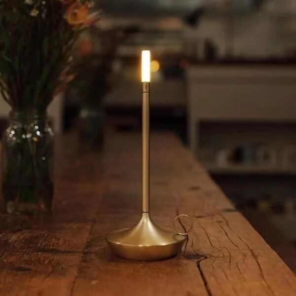 BEMMY Luminária de Mesa,Luz Branca Quente Recarregável USB, Luminária Abajur Mesa Led Dimerizável Sem Fio Recarregável, Toque Candeeiro de Mesa Luz Noturna (Ouro) 1800mAh - Imagem 4