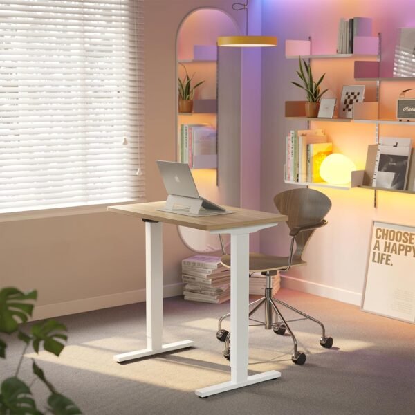 AMADA HOMEFURNISHING Mesa elétrica pequena, altura ajustável, 81 cm, 4 configurações de altura de memória, mesa de pé para escritório doméstico e estação de trabalho de computador, nogueira clara