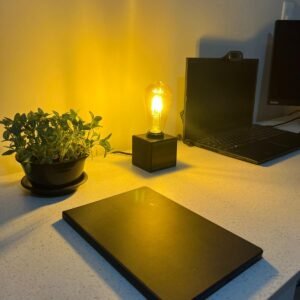 Luminaria De Mesa Abajur Industrial Cubo De Metal Preto