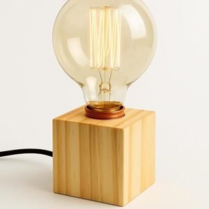 Luminária de Mesa Cubo em Madeira Pinus, 7x7x7 cm, com Interruptor, Cabo 120 cm