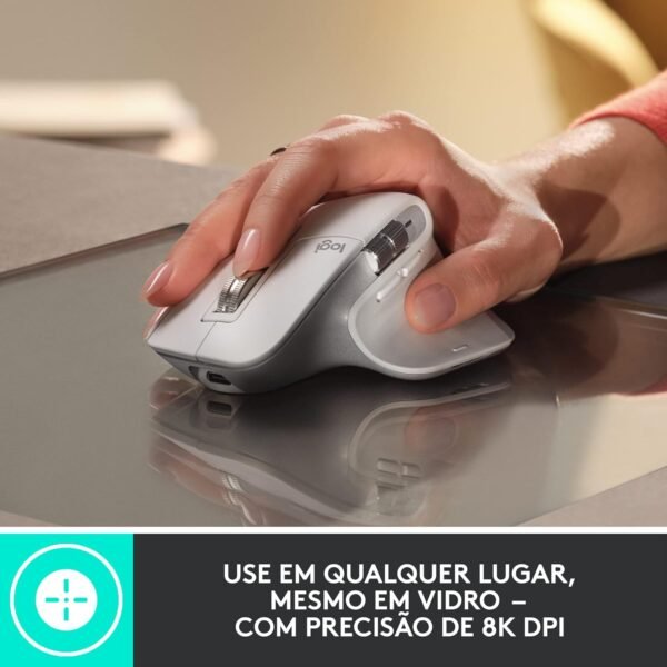 Mouse sem fio Logitech MX Master 3S com Sensor Darkfield para Uso em Qualquer Superfície, Design Ergonômico, Clique Silencioso, Conexão USB ou Bluetooth - Cinza Claro - Imagem 2