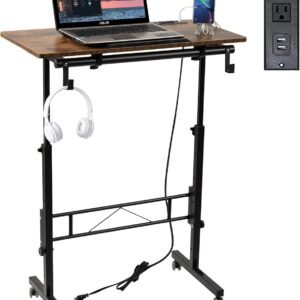 SIDUCAL Mesa de pé ajustável em altura com mesa inclinável, mesa de laptop com estação de carregamento, mesa de suporte portátil com rodas, marrom rústico
