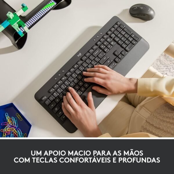 Teclado Sem Fio Logitech Signature K650 Com Apoio para as Mãos, Resistente a Derramamentos, Teclado Numérico, Conexão Bluetooth ou Receptor USB Logi Bolt e Layout US INTL- Grafite - Imagem 2