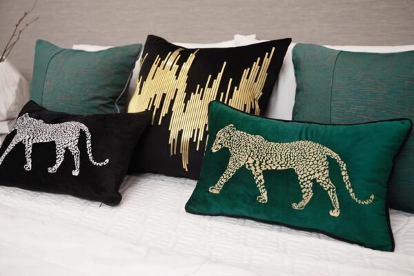 vctops Capas de almofada decorativas de veludo macio bordado lombar estampa leopardo capa de almofada para sofá quarto sofá (verde, 30,5 x 50,8 cm) - Imagem 4