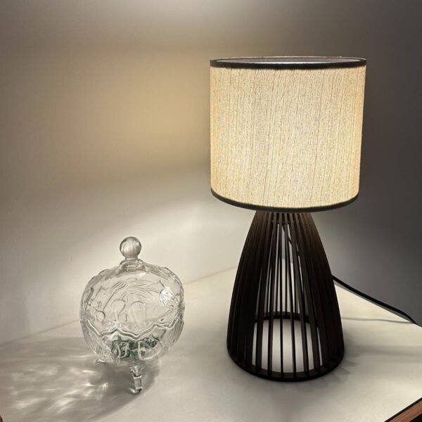 Abajur Luminária Mesa Sile 41 Cm Decorativo Com Fiação Bivolt 110/220V Com Cúpula Estrutura Madeira MDF Cor Imbuia - Imagem 6