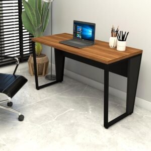 Escrivaninha Industrial 135cm Tampo 30mm Pés em Metal F5 Cor:nogal com Preto